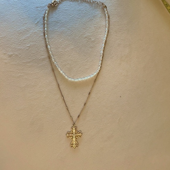COPY - Junior 2 in 1 cross pendant. NWOT. Pearl Chocker drops to gold tone cros… - Picture 1 of 4